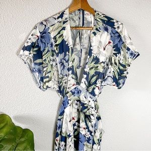 𝅺Maisie New Navy Blue and White Floral Tropical Open Back Maxi Dress Large